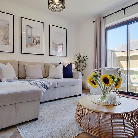 The Nook - Cosy Coastal Retreat Near Sandbanks プール エクステリア 写真