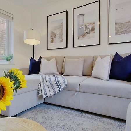 The Nook - Cosy Coastal Retreat Near Sandbanks プール エクステリア 写真
