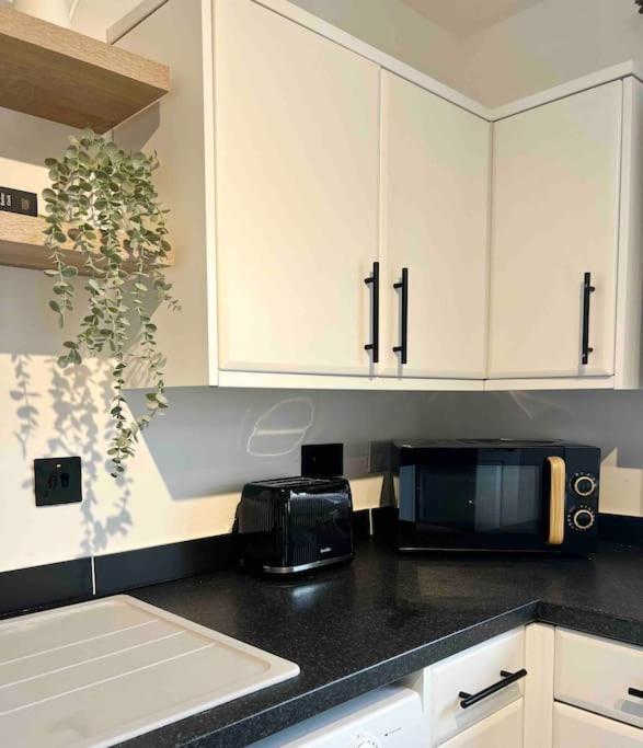 The Nook - Cosy Coastal Retreat Near Sandbanks プール エクステリア 写真