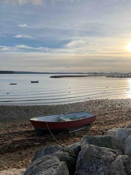 The Nook - Cosy Coastal Retreat Near Sandbanks プール エクステリア 写真