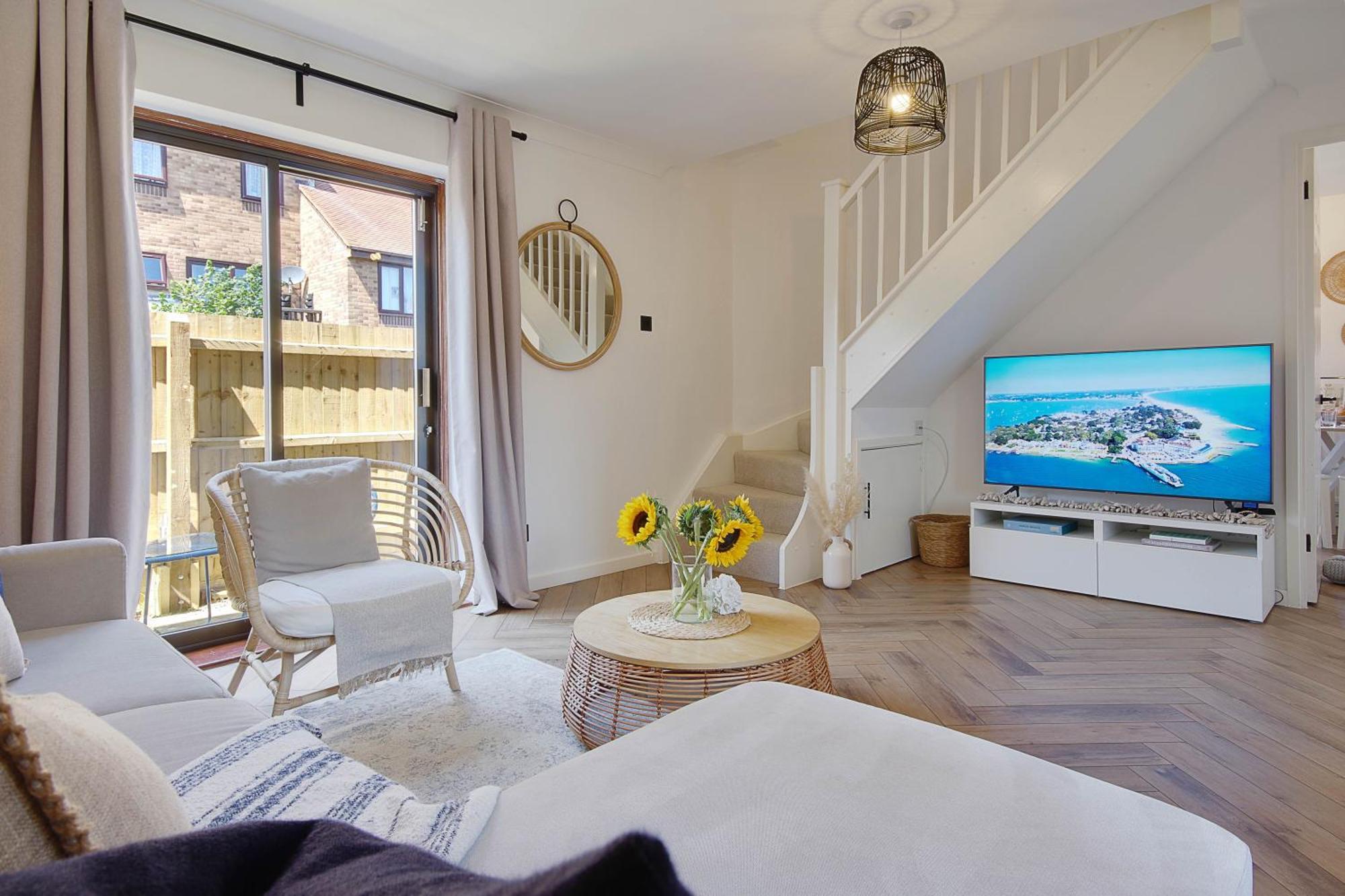 The Nook - Cosy Coastal Retreat Near Sandbanks プール エクステリア 写真